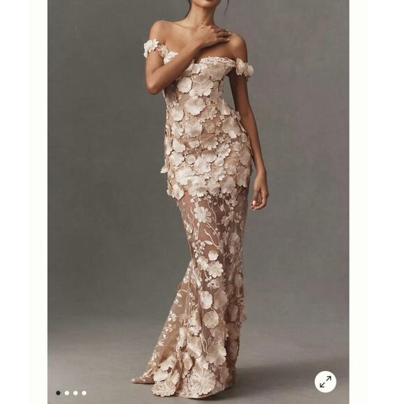 Bronx & Banco Dresses & Skirts - NWT Bronx and Banco Jasmine 3D Floral Off Shoulder Maxi Gown Gold Size S